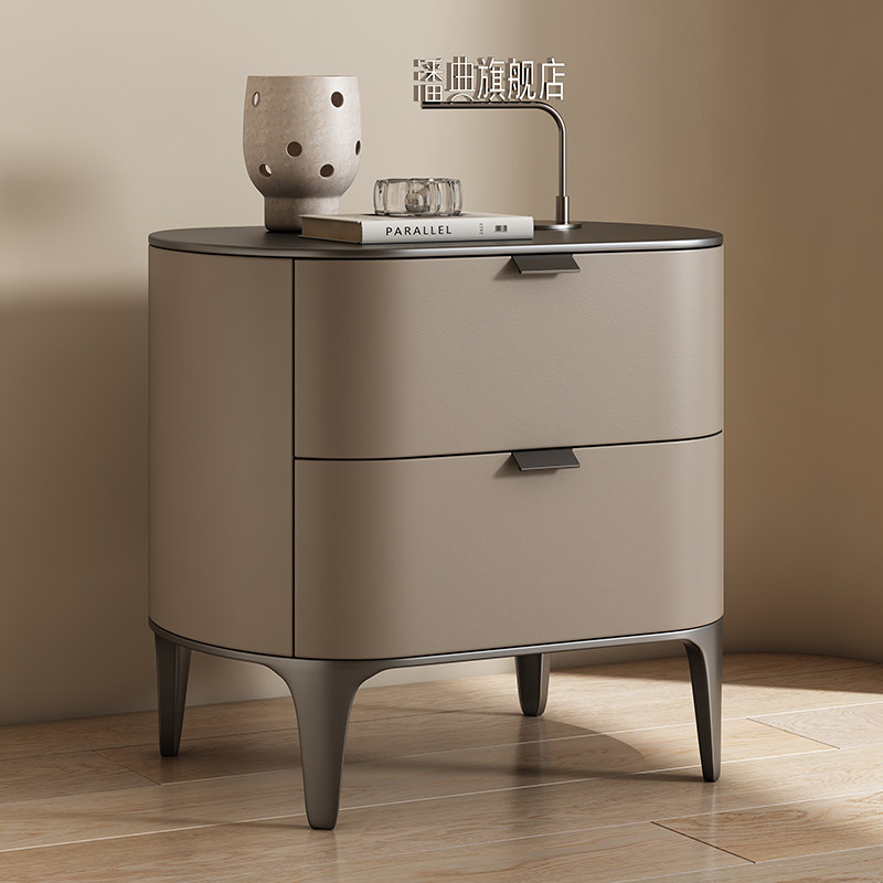 Solid Wood Nightstand 2 Drawers - Meja Nakas Mewah Berbahan Kulit Mikrofiber,