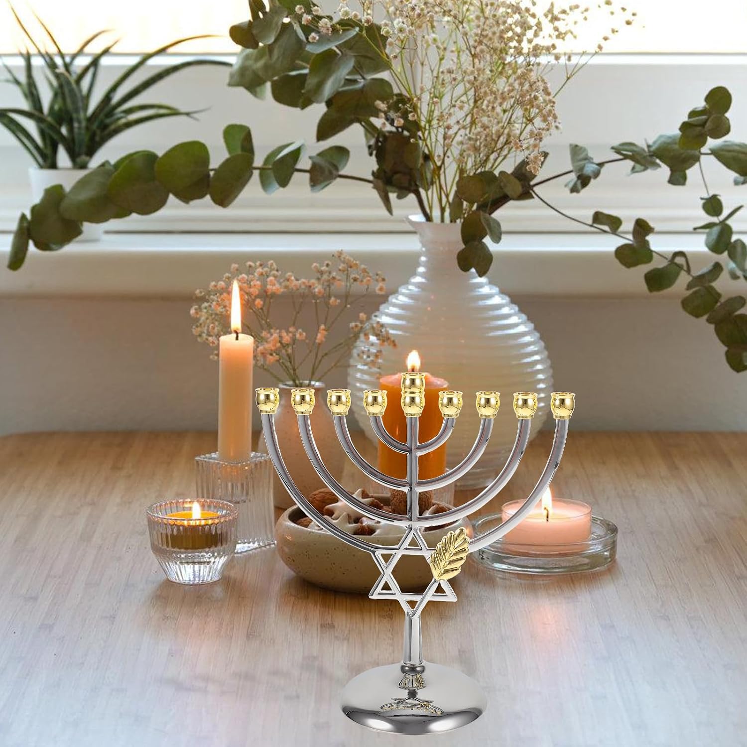 Tables - 9 Cabang Menorah Hanukkah dari Logam,