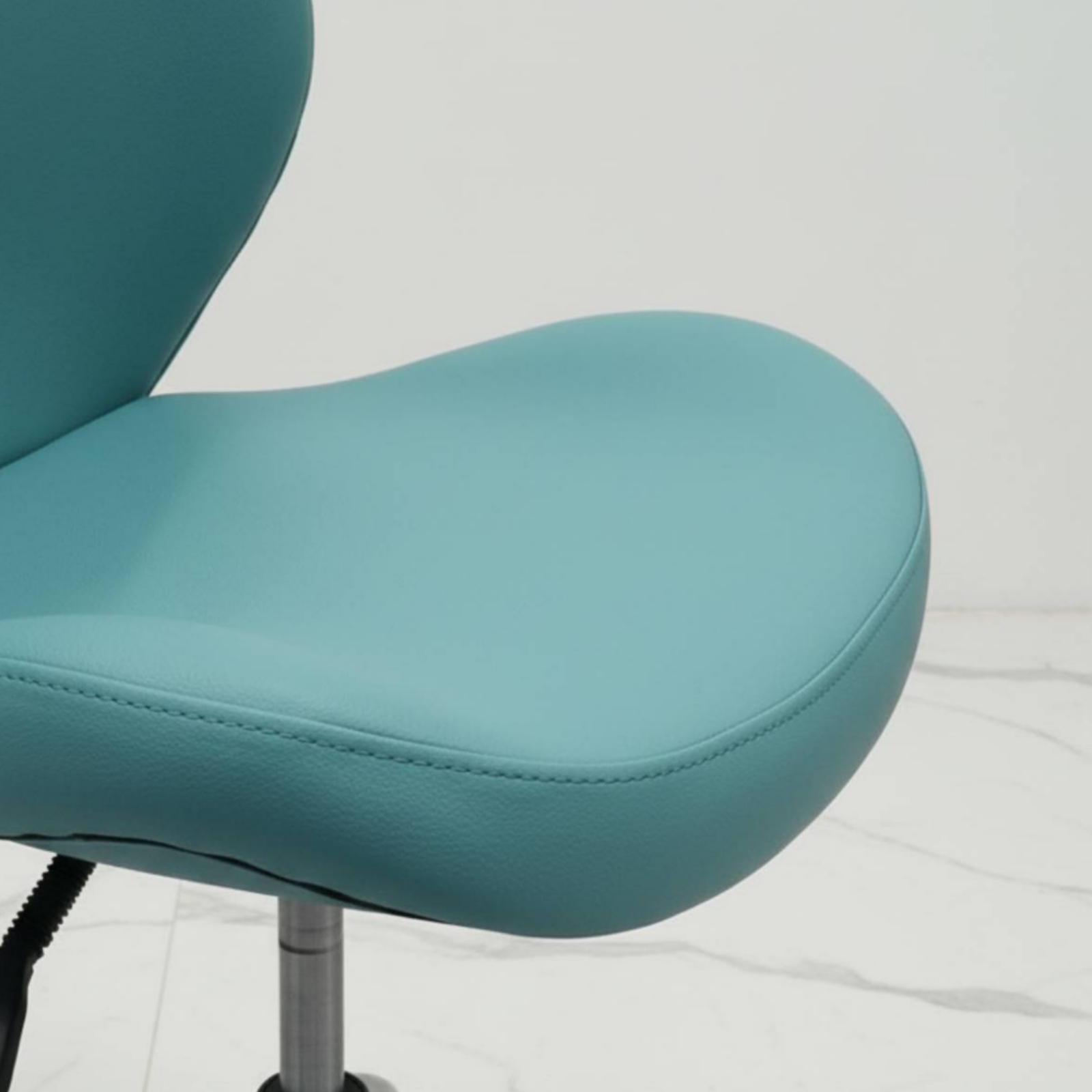 Kursi Putar Berlapis Kain Kurs - Chairs ulasan dan harga